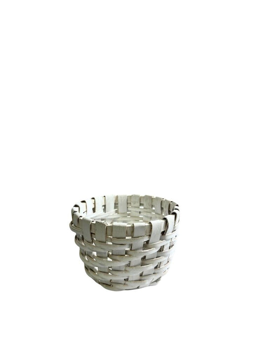 6 inch white round basket no handle